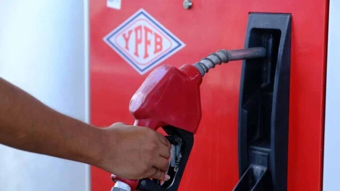 TENSIÓN POR GASOLINA DESESTABILIZADA: TRANSPORTISTAS RECLAMAN DEMORAS EN RESARCIMIENTOS MIENTRAS YPFB ANUNCIA PAGOS DESDE LA PRÓXIMA SEMANA