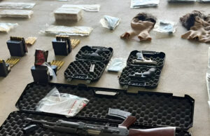 POLICÍA HALLA MÁSCARAS HIPERREALISTAS DE SILICONA EN ALLANAMIENTOS VINCULADOS A LA RED DE SEBASTIÁN MARSET