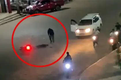 VÍDEO: TERRIBLE ASESINATO A SANGRE FRÍA EN VIA PÚBLICA DE GUAYARAMERIN