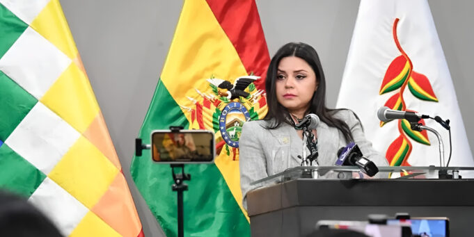 CARLA FAVAL RENUNCIA COMO VOCERA PRESIDENCIAL Y ANUNCIA QUE CONTINUARÁ APORTANDO DESDE OTROS ESPACIOS