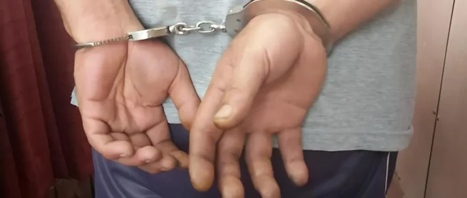 CHOFER ES APREHENDIDO POR INTENTAR SOBORNAR CON BS 10 A UN POLICÍA EN COCHABAMBA