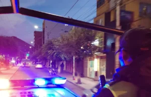 VIOLENTOS ATAQUES DE ‘CHUTEROS’ DEJAN DESTROZOS EN MÓDULOS POLICIALES EN POTOSÍ