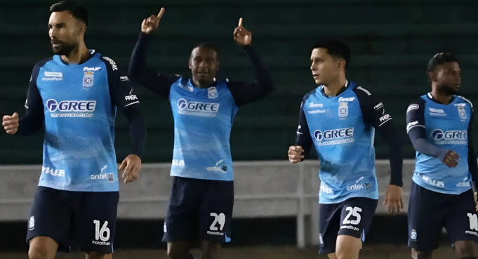 BLOOMING AVANZA EN EL REPECHAJE TRAS VENCER A INDEPENDIENTE PETROLERO Y SELLAR UN CONTUNDENTE GLOBAL