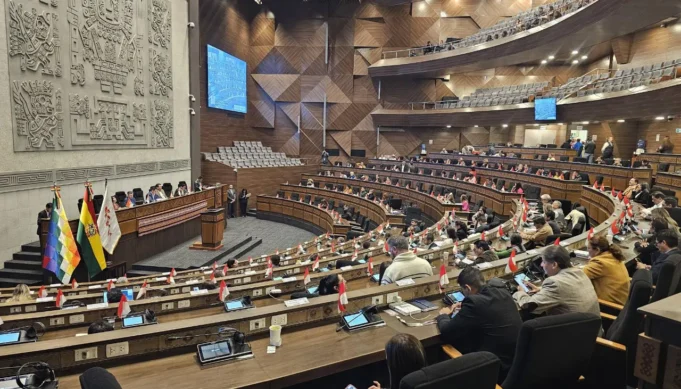 LARA DECLARA CUARTO INTERMEDIO TRAS TENSIÓN EN LA ALP POR INTERPELACIÓN A MINISTRO DE HIDROCARBUROS