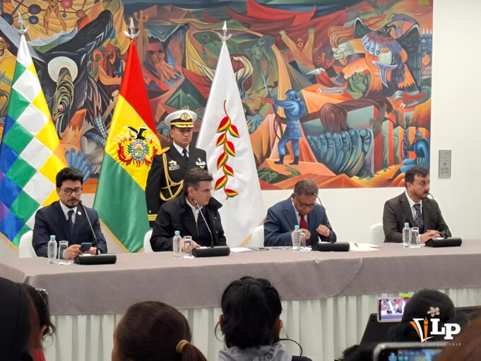 GOBIERNO DENUNCIA PRESUNTA RED INTERNACIONAL DE ROBO Y SABOTAJE DE COMBUSTIBLE