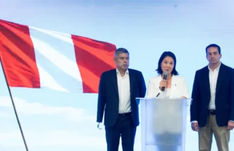 KEIKO FUJIMORI CELEBRA RESULTADOS PRELIMINARES EN MEDIO DE DENUNCIAS DE FRAUDE EN ELECCIONES DE PERÚ