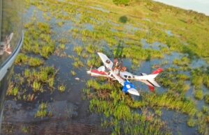 RESCATAN CON VIDA A TRIPULANTES DE AVIONETA QUE ATERRIZÓ DE EMERGENCIA EN BENI