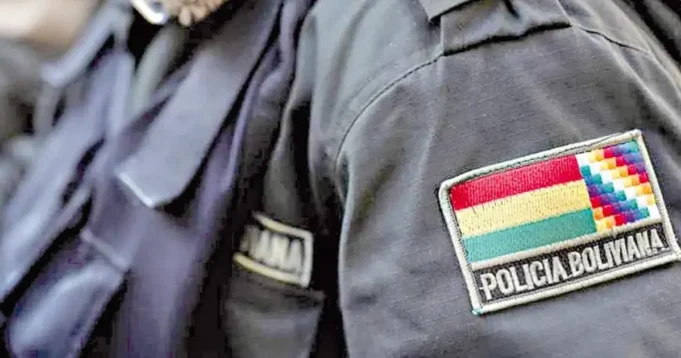 CONDUCTOR ES APREHENDIDO TRAS INTENTAR SOBORNAR A POLICÍAS POR CARGUÍO ILEGAL DE COMBUSTIBLE EN COCHABAMBA