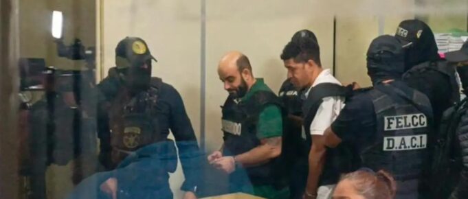 DICTAN DETENCIÓN PREVENTIVA PARA DOS EXTRANJEROS ACUSADOS DE ASESINATO EN SANTA CRUZ
