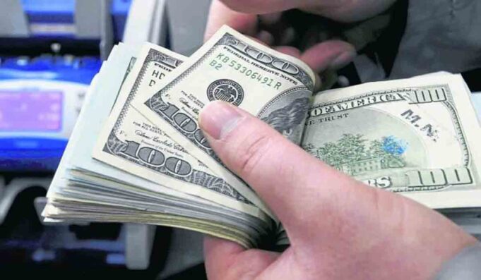 DÓLAR PARALELO SUPERA LOS BS 10 Y MARCA UN NUEVO PICO EN BOLIVIA
