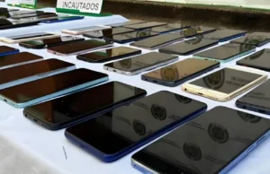 PROCESAN A CINCO POLICÍAS POR EL ROBO DE 600 CELULARES A UNA FAMILIA COMERCIANTE EN EL ALTO