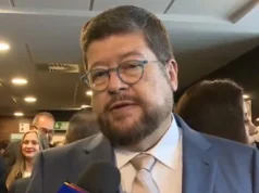 DORIA MEDINA DESCARTA SABOTAJE EXTERNO Y PIDE INVESTIGAR FALLAS INTERNAS EN YPFB POR GASOLINA DEFECTUOSA