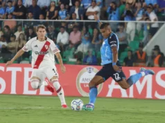 BLOOMING EMPATA ANTE RIVER PLATE EN SU DEBUT Y DEJA ESCAPAR LA VICTORIA PESE A TENER UN HOMBRE DE MÁS