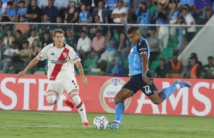 BLOOMING EMPATA ANTE RIVER PLATE EN SU DEBUT Y DEJA ESCAPAR LA VICTORIA PESE A TENER UN HOMBRE DE MÁS