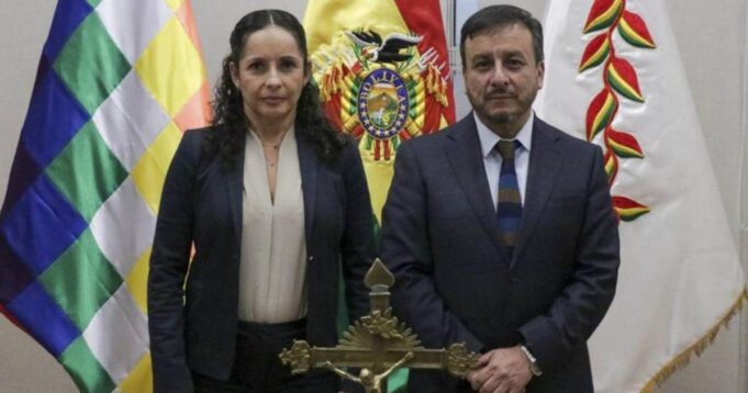 CRONENBOLD PLANTEA “NUEVAS RUTAS DE GESTIÓN” PARA YPFB TRAS PRESENTAR SU RENUNCIA