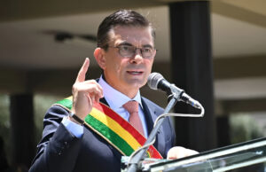 PRESIDENTE RODRIGO PAZ RESPONDE A EVO MORALES Y LO ACUSA DE DEJAR EN CRISIS A YPFB