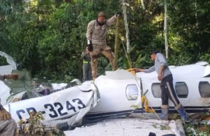RECUPERAN CAJA NEGRA DE AVIÓN SINIESTRADO EN COCHABAMBA Y LA ENVIARÁN AL EXTERIOR PARA SU ANÁLISIS