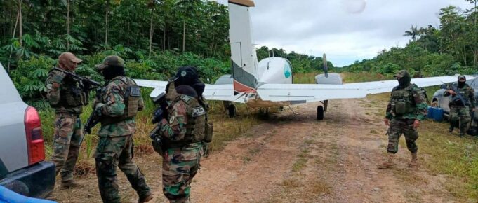 UMOPAR FRUSTRA SALIDA DE AVIONETA CON MÁS DE MEDIA TONELADA DE DROGA TRAS ENFRENTAMIENTO ARMADO