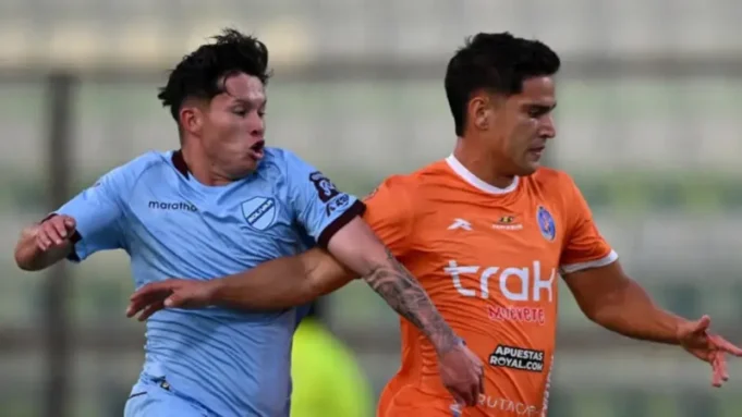 BOLÍVAR RESCATA UN EMPATE AGÓNICO ANTE LA GUAIRA Y SIGUE EN CARRERA EN LA LIBERTADORES