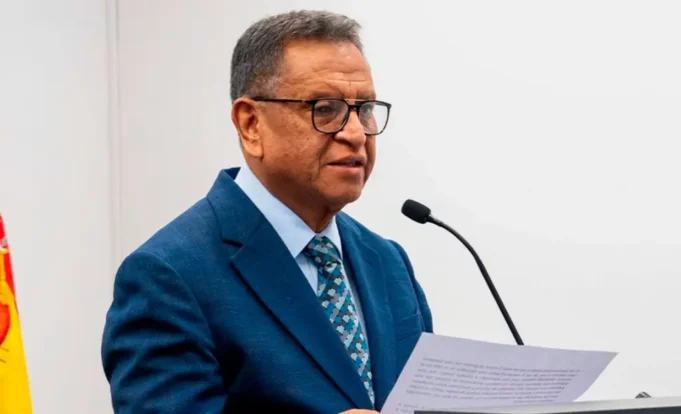 GOBIERNO ANUNCIA MEDIDAS RADICALES Y PROHÍBE PORTE DE ARMAS TRAS OLA DE VIOLENCIA EN SANTA CRUZ