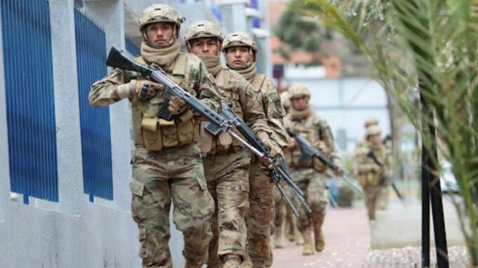 FUERZAS ARMADAS EN ALERTA A LA ESPERA DE ORDEN PARA INTERVENIR EN SEGURIDAD EN SANTA CRUZ