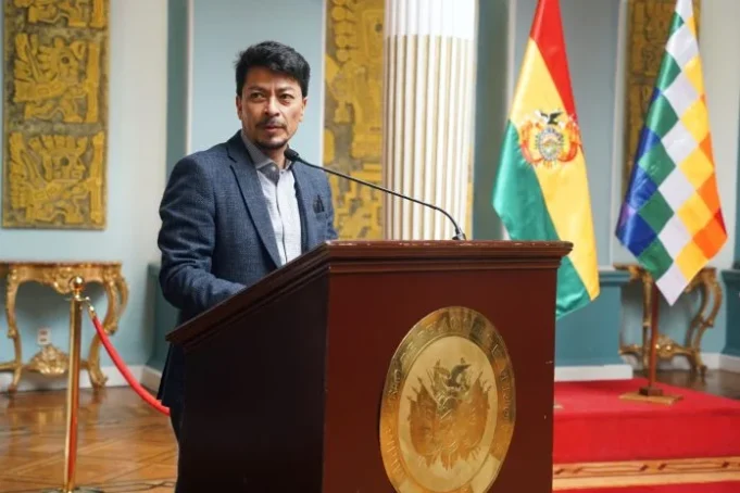 CANCILLER DESCARTA RENUNCIA DE RODRIGO PAZ Y ADVIERTE QUE EL GOBIERNO NO NEGOCIARÁ “BAJO PRESIÓN”