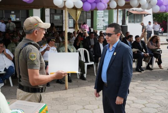 SANTA CRUZ: FISCAL GENERAL DEL ESTADO RECIBE RECONOCIMIENTO EN EL XIII ANIVERSARIO DE LA FELCV