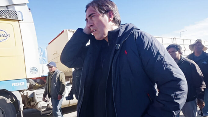 EMBOSCAN CARAVANA DE MINISTRO ZAMORA EN COPATA Y SE DESCONOCE SU PARADERO