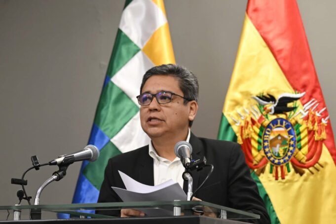 GOBIERNO DENUNCIA QUE EL NARCOTRÁFICO FINANCIA BLOQUEOS Y ACUSA A DIRIGENTES DE BUSCAR LA RENUNCIA DE RODRIGO PAZ