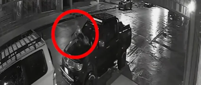CÁMARA DE SEGURIDAD CAPTA ATAQUE CON FUEGO CONTRA VEHÍCULO DE UN FISCAL EN BERMEJO; LA FISCALÍA HABLA DE UN “ATENTADO CRIMINAL”
