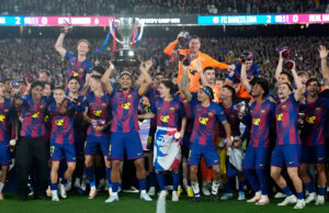 BARCELONA SE CORONA CAMPEÓN DE LALIGA TRAS VENCER AL REAL MADRID EN EL CAMP NOU