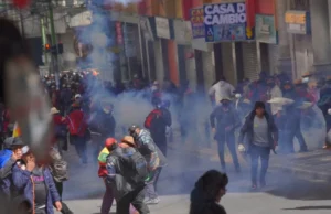 LA PAZ VIVE JORNADA DE VIOLENCIA, SAQUEOS Y ENFRENTAMIENTOS EN MEDIO DE PROTESTAS QUE EXIGEN LA RENUNCIA DE RODRIGO PAZ