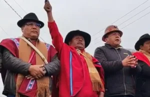 COB, SENADOR CONDORI Y PONCHOS ROJOS SELLAN PACTO Y EXIGEN LA RENUNCIA DE RODRIGO PAZ