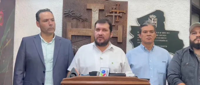 CÍVICOS CRUCEÑOS ACUSAN A EVO MORALES DE GESTAR UN “GOLPE DE ESTADO” Y CONVOCAN A DEFENDER LA DEMOCRACIA