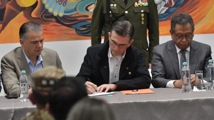 RODRIGO PAZ PROMULGA LA LEY DE ESTADOS DE EXCEPCIÓN EN MEDIO DE LA ESCALADA DE CONFLICTOS Y BLOQUEOS