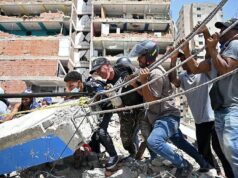 AUMENTA A 920 LA CIFRA DE FALLECIDOS POR LOS TERREMOTOS EN VENEZUELA; MILITARIZAN LA GUAIRA PARA ATENDER LA EMERGENCIA