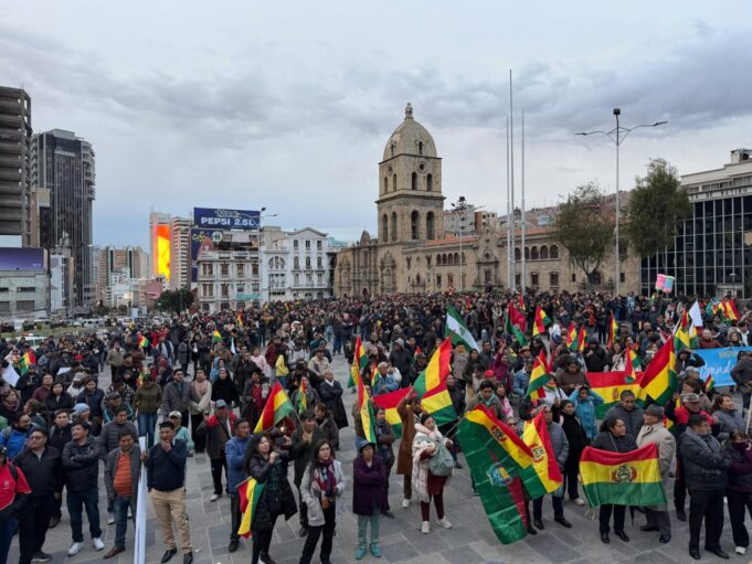 CABILDOS EN LA PAZ Y SUCRE EXIGEN ESTADO DE EXCEPCIÓN PARA PONER FIN A LOS BLOQUEOS EN EL PAÍS