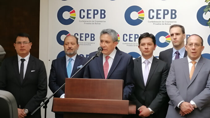 EMPRESARIOS CONVOCAN A UNA CUMBRE EXTRAORDINARIA PARA DEFINIR ACCIONES ANTE LA CRISIS ECONÓMICA