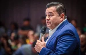 FISCALÍA ADMITE DENUNCIA POR PRESUNTO SOBREPRECIO EN HOSPITALES MÓVILES ADQUIRIDOS DURANTE LA GESTIÓN DE JHONNY FERNÁNDEZ