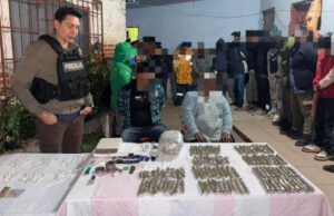 FISCALÍA DE SANTA CRUZ INVESTIGA A MADRE E HIJO POR PRESUNTO TRÁFICO DE DROGAS TRAS OPERATIVO QUE DEJÓ 20 ARRESTADOS