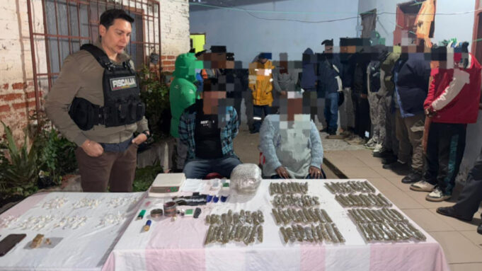 FISCALÍA DE SANTA CRUZ INVESTIGA A MADRE E HIJO POR PRESUNTO TRÁFICO DE DROGAS TRAS OPERATIVO QUE DEJÓ 20 ARRESTADOS