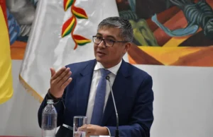 MINISTRO DE ECONOMÍA ASEGURA QUE EL TIPO DE CAMBIO FLEXIBLE BUSCA NORMALIZAR LA ECONOMÍA Y RESPONDE A LAS CRÍTICAS DE EVO MORALES