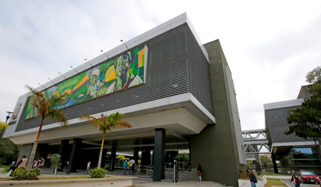 constructoras-senalan-que-la-alcaldia-crucena-les-debe-bs-500-millones-16-12-2024