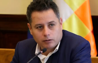VICEPRESIDENTE EDMAND LARA CUESTIONA AL GOBIERNO POR EL DESABASTECIMIENTO DE COMBUSTIBLES Y LA DEUDA DE YPFB
