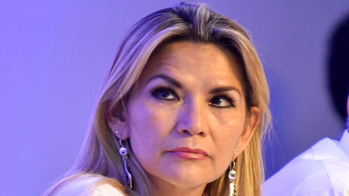 JEANINE ÁÑEZ RECLAMA MÁS DE BS 1,5 MILLONES POR RENTA RETROACTIVA COMO EXPRESIDENTA Y EL GOBIERNO DESCARTA EL PAGO