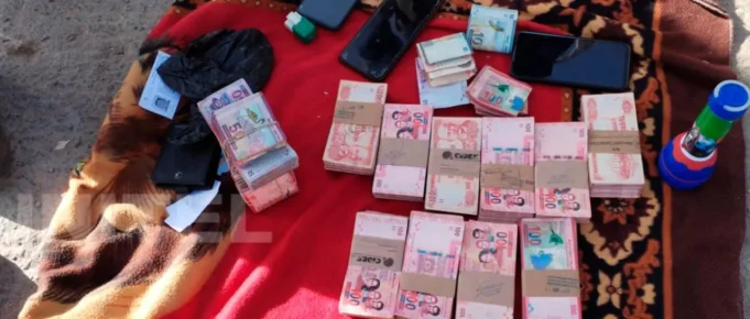 APREHENDEN A UN HOMBRE CON BS 190.000 Y BILLETES FALSOS EN UN CONTROL POLICIAL EN PAROTANI