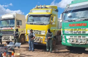 SECUESTRAN TRES CISTERNAS Y APREHENDEN A DOS PERSONAS POR EL DESVÍO DE 24.000 LITROS DE DIÉSEL EN COTOCA