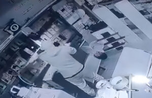 DELINCUENTES ROBAN CELULARES Y DISPOSITIVOS ELECTRÓNICOS VALUADOS EN 100.000 DÓLARES DE UNA TIENDA EN COCHABAMBA