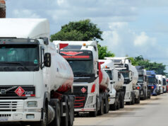 CISTERNEROS DEL ORIENTE DENUNCIAN QUE YPFB LES ADEUDA PAGOS DESDE FEBRERO Y ADVIERTEN RIESGO PARA EL TRANSPORTE DE COMBUSTIBLES