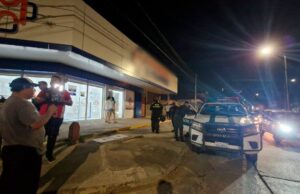 ATRACAN UNA FARMACIA EN LOS LOTES; DELINCUENTES ARMADOS REDUJERON A CLIENTES Y EMPLEADAS